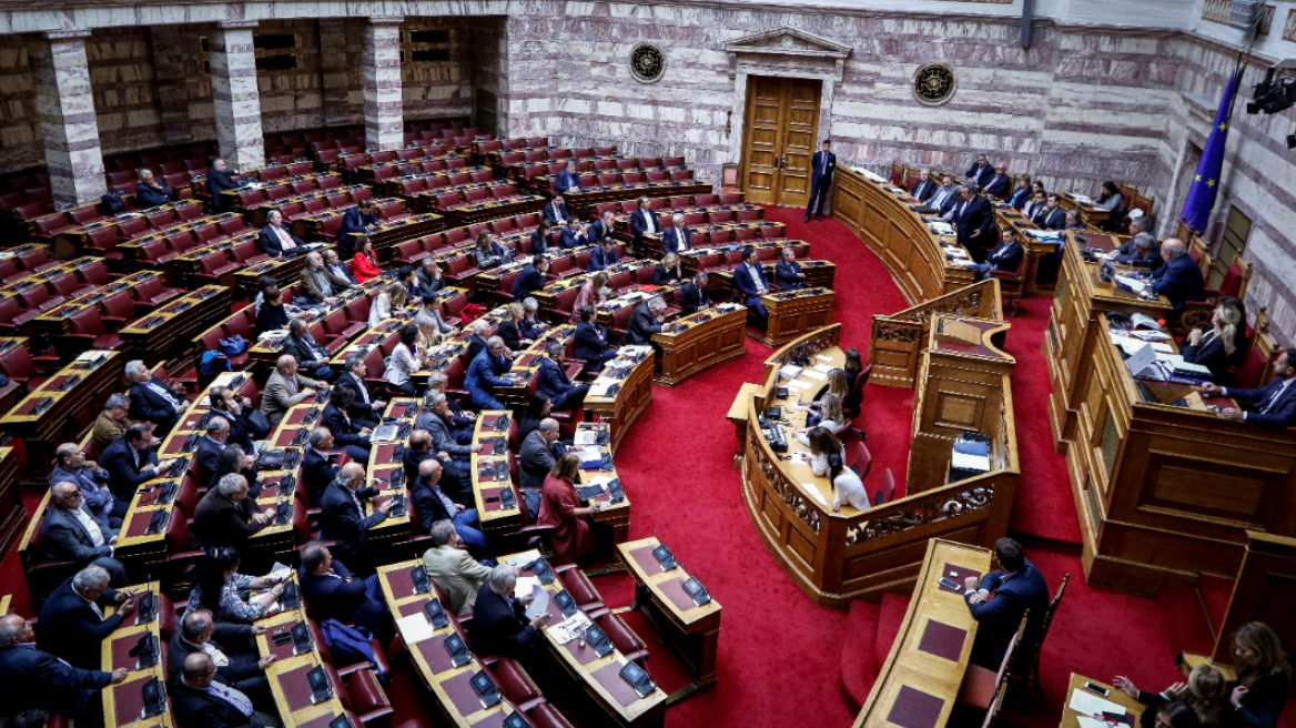  Ενός λεπτού σιγή στη Βουλή για τον Κωνσταντίνο Κατσίφα 