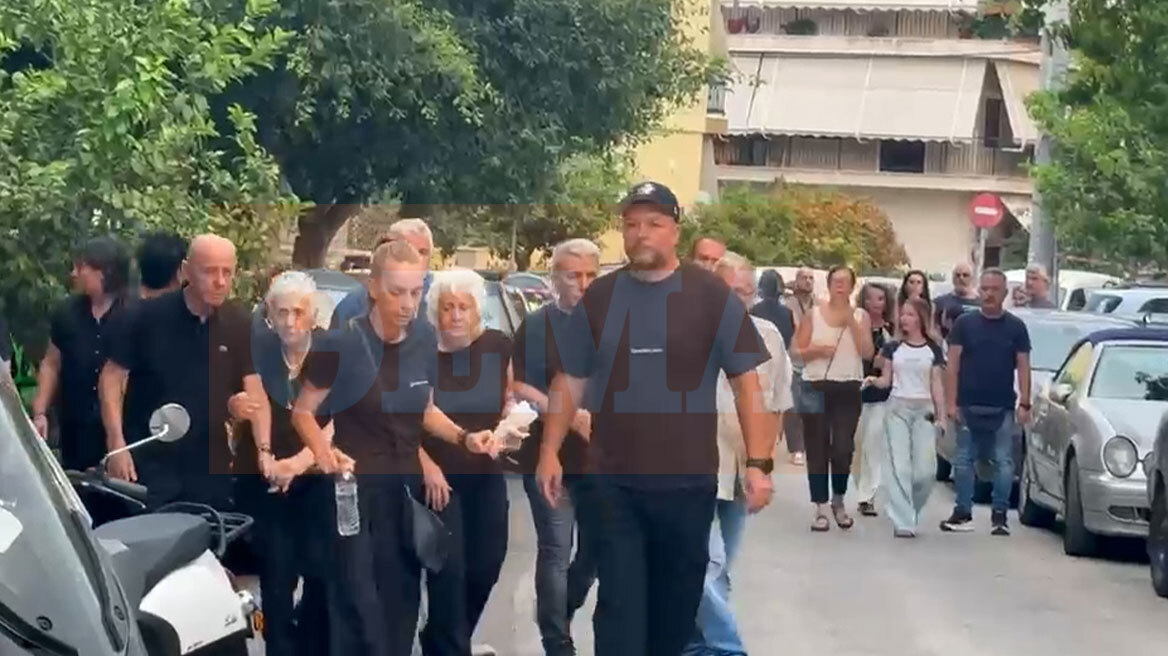 Η οικογένεια του Γιώργου Μαζωνάκη στην Αγία Τριάδα στη Νίκαια, βίντεο 