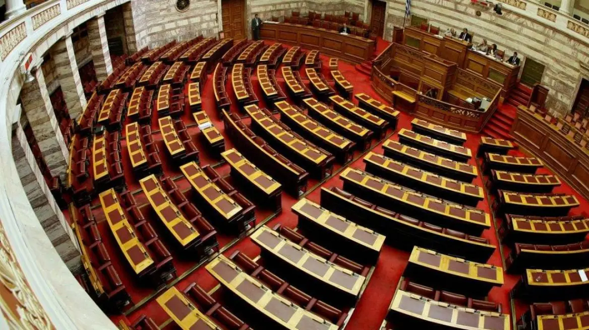 Οι βουλευτικές έδρες ανα περιφέρεια και οι συνεργασίες