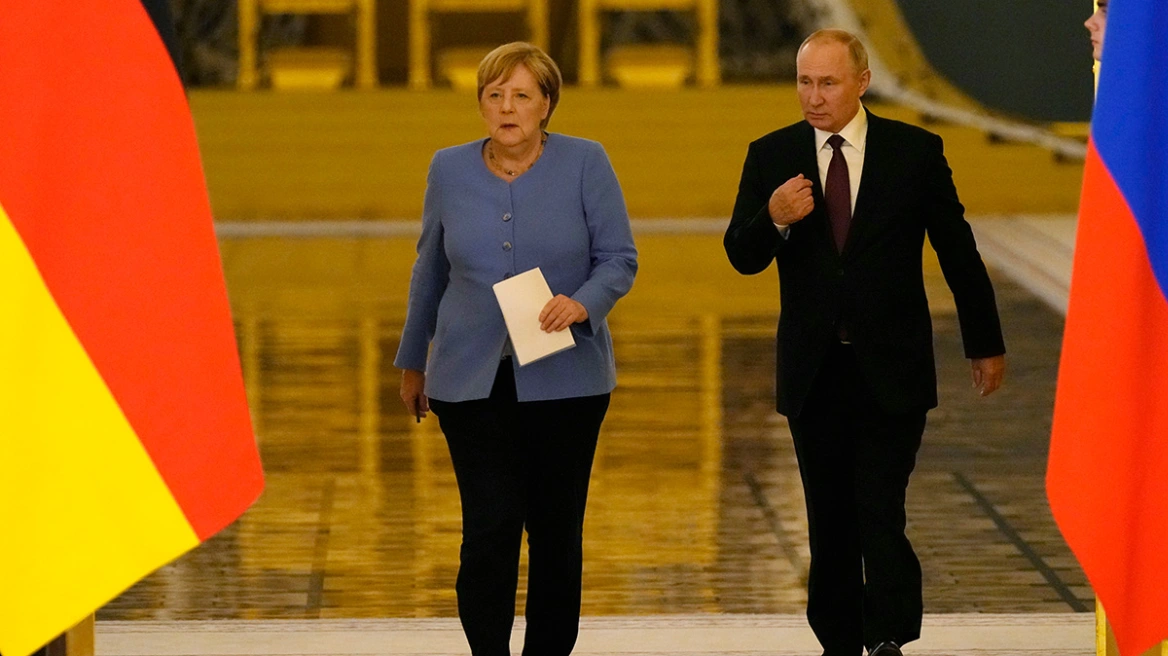 Η Μέρκελ προειδοποιεί: Δεν μπλοφάρει ο Πούτιν με τα πυρηνικά