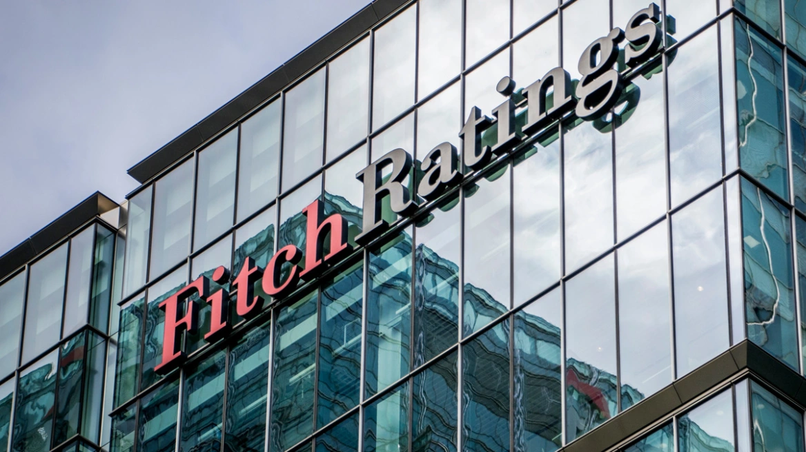 Fitch Ratings: Ο διεθνής οίκος αξιολόγησης αναβάθμισε την ελληνική οικονομία σε ΒΒ+