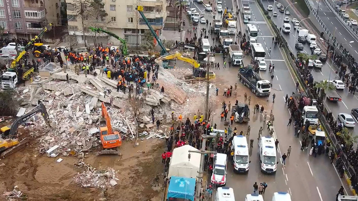 Σεισμός στην Τουρκία: Πόσο θα επηρεάσουν οι φονικές δονήσεις την Ελλάδα – Τι λένε οι σεισμολόγοι