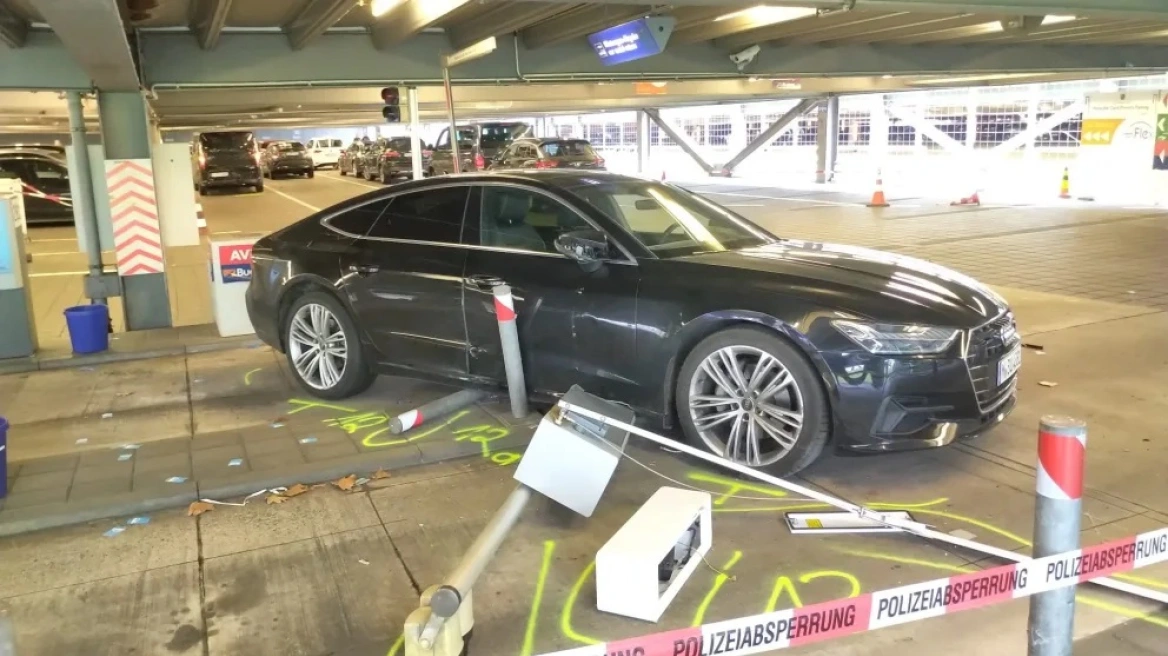Σοκ σε αεροδρόμιο της Γερμανίας: Οδηγός έριξε το ΙΧ του σε πεζούς