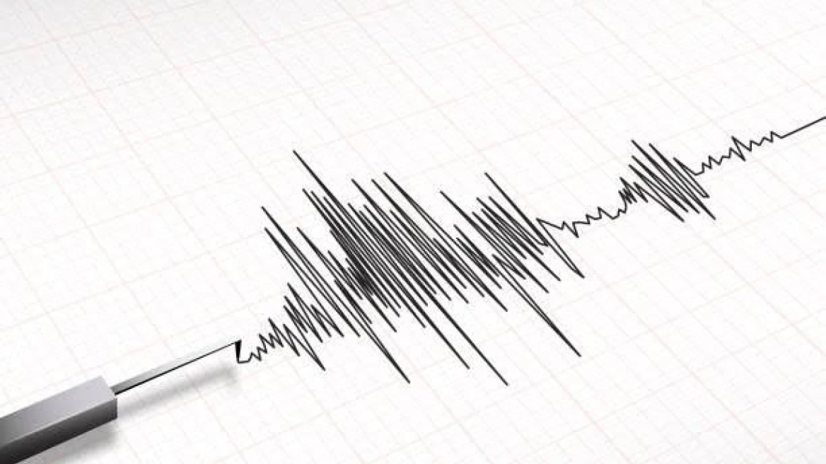 Seismos 7,6 Richter stin Tongka