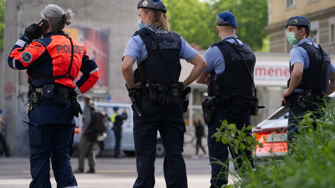 Συναγερμός στην Ελβετία: Επίθεση με μαχαίρι στα σύνορα με Γερμανία
