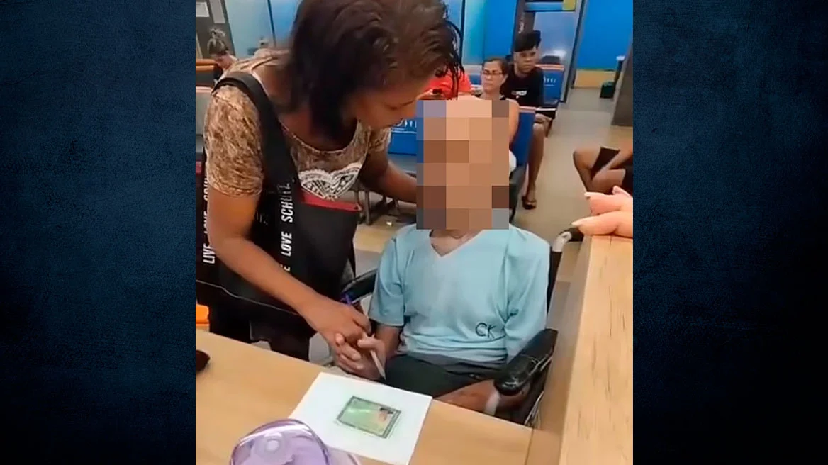 Πήγε τον… νεκρό θείο της σε τράπεζα για να υπογράψει για δάνειο (Video)