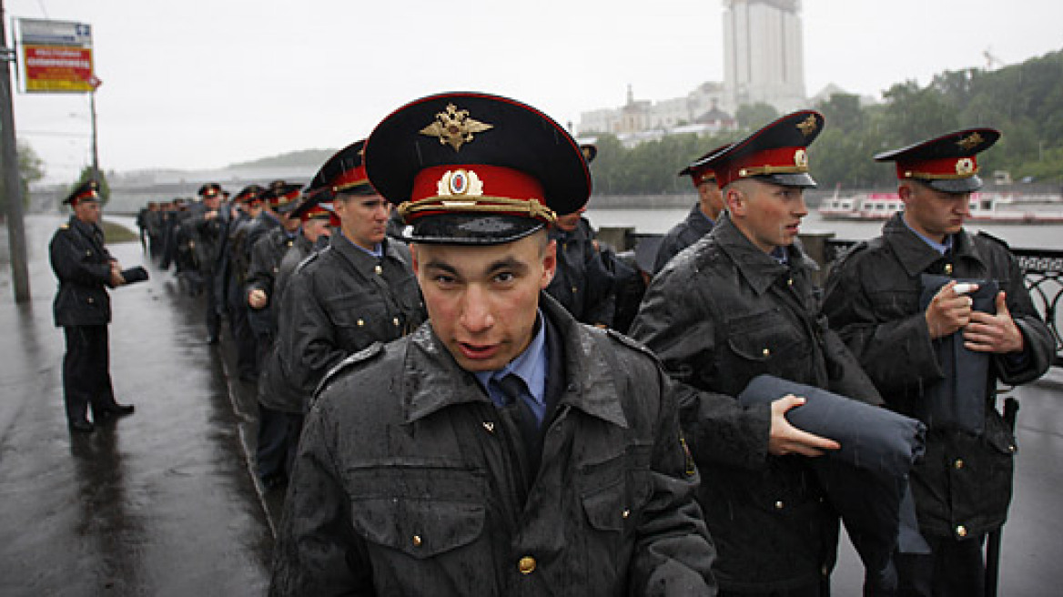 Τέλος τα «φακελάκια» για τους Ρώσους αστυνομικούς