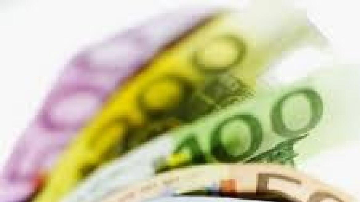 Απαγορεύονται τα μετρητά στις συναλλαγές άνω των 3.000 ευρώ 