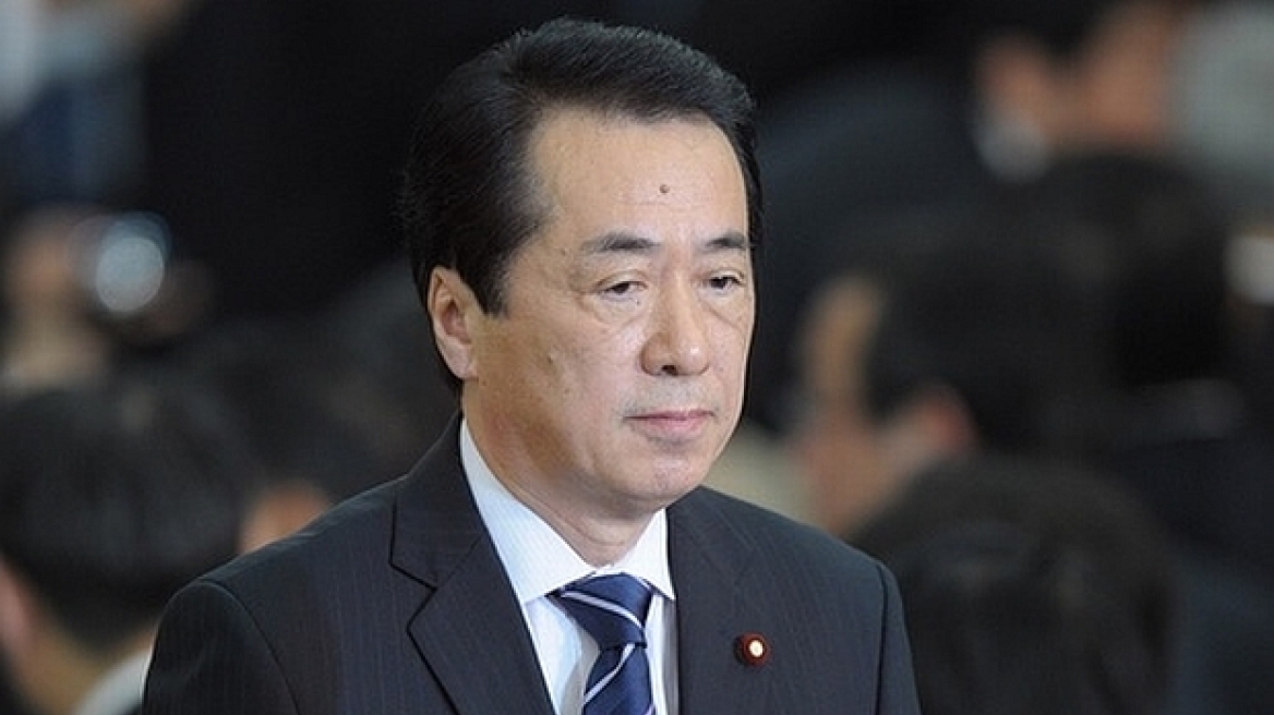 Το τσουνάμι «παρασέρνει» και τον Ιάπωνα πρωθυπουργό 
