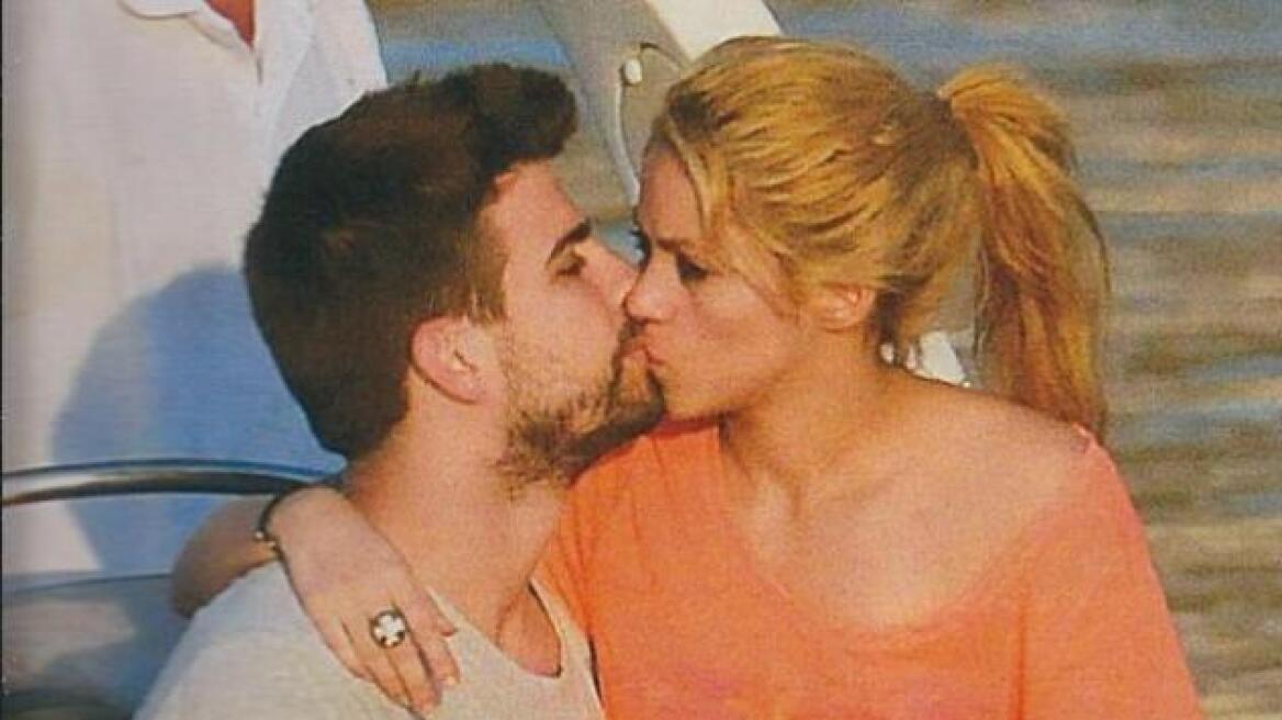 Shakira - Pique: Τα "καυτά" τους φιλιά στη Μύκονο!