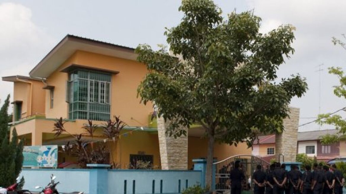 Άντρας κρατά ομήρους 30 παιδιά σε νηπιαγωγείο της Μαλαισίας 
