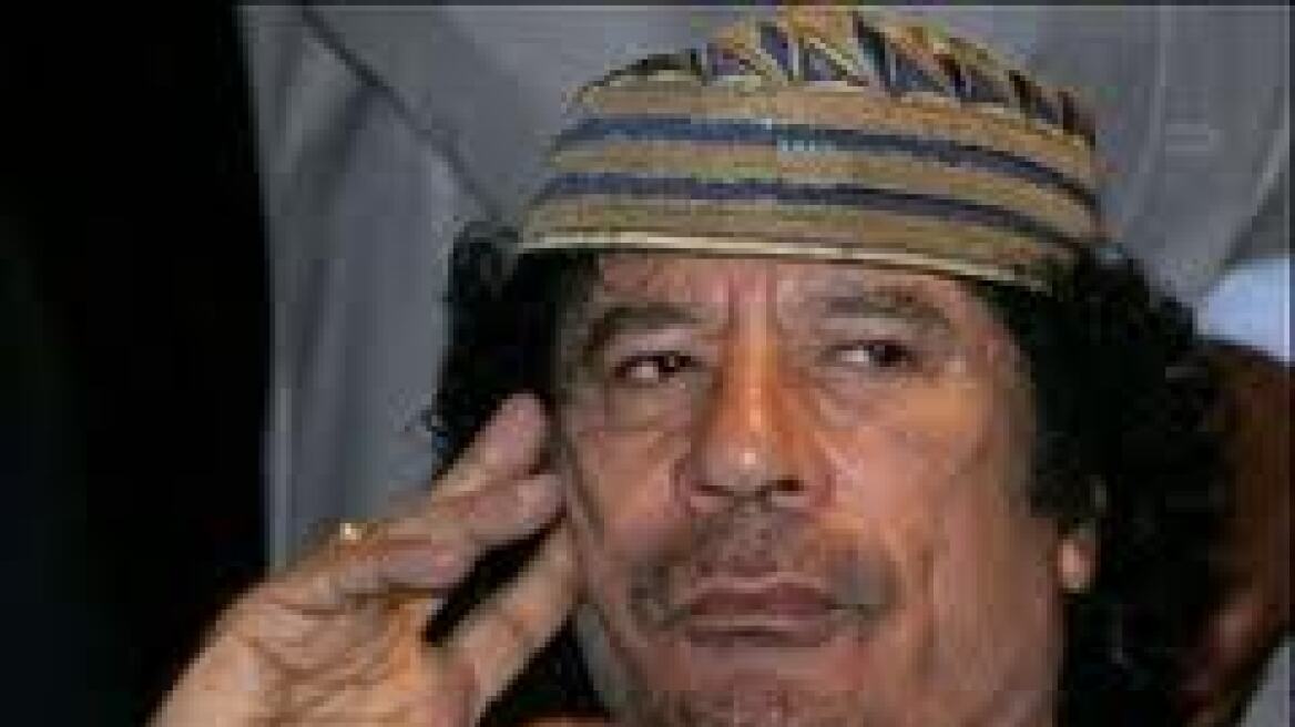 "Ο Καντάφι πρέπει να παραιτηθεί από την εξουσία"