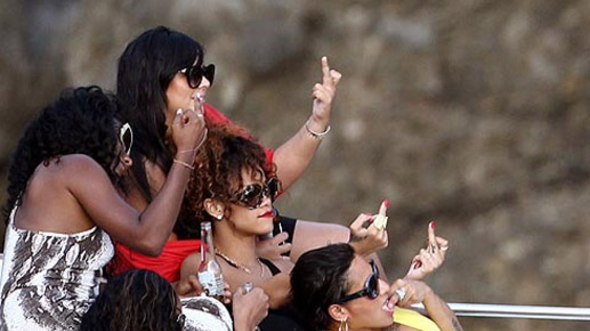 Το "ψιλογκέι" πάρτι της Rihanna εν πλω