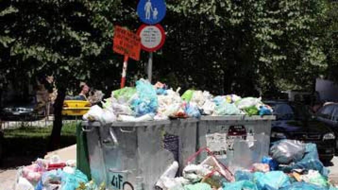 Συνεχίζεται το πρόβλημα με τα σκουπίδια στην Αθήνα
