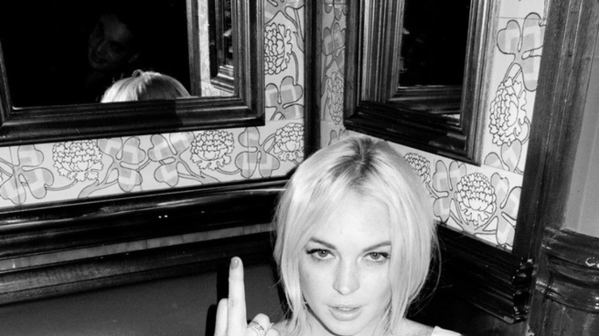 Προκαλεί ακόμα και στις φωτογραφίσεις η Lindsay Lohan