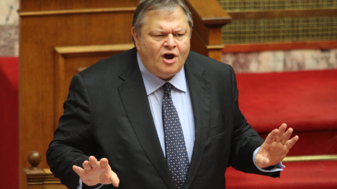 Venizelos: "Salaries and living standards going back to 2004"