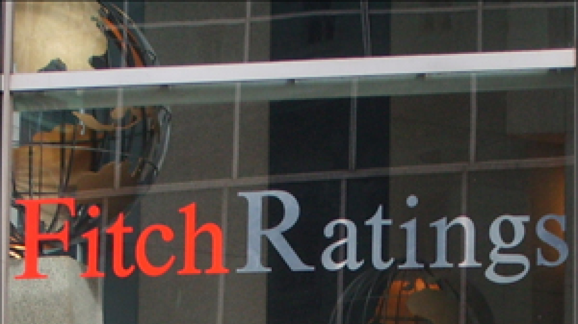 «Καμπανάκι» Fitch για τις τράπεζες