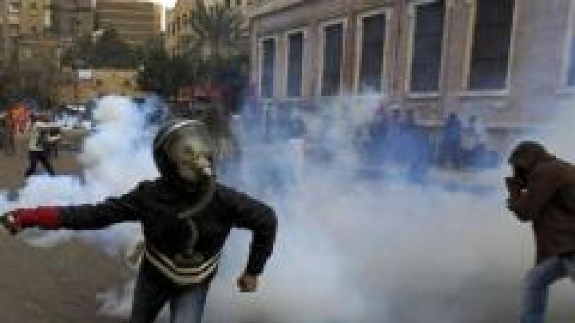 Αιματηρές συγκρούσεις αστυνομίας - διαδηλωτών στο Κάιρο