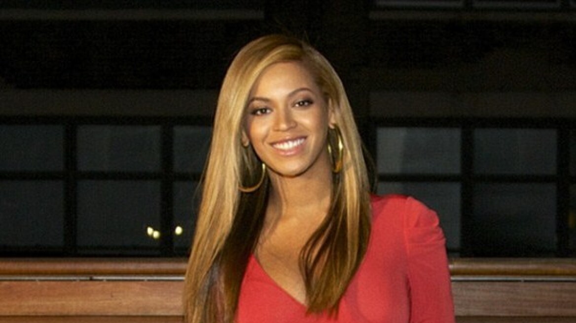 H πρώτη δημόσια εμφάνιση της Beyonce μετά τη γέννηση της κόρης της 