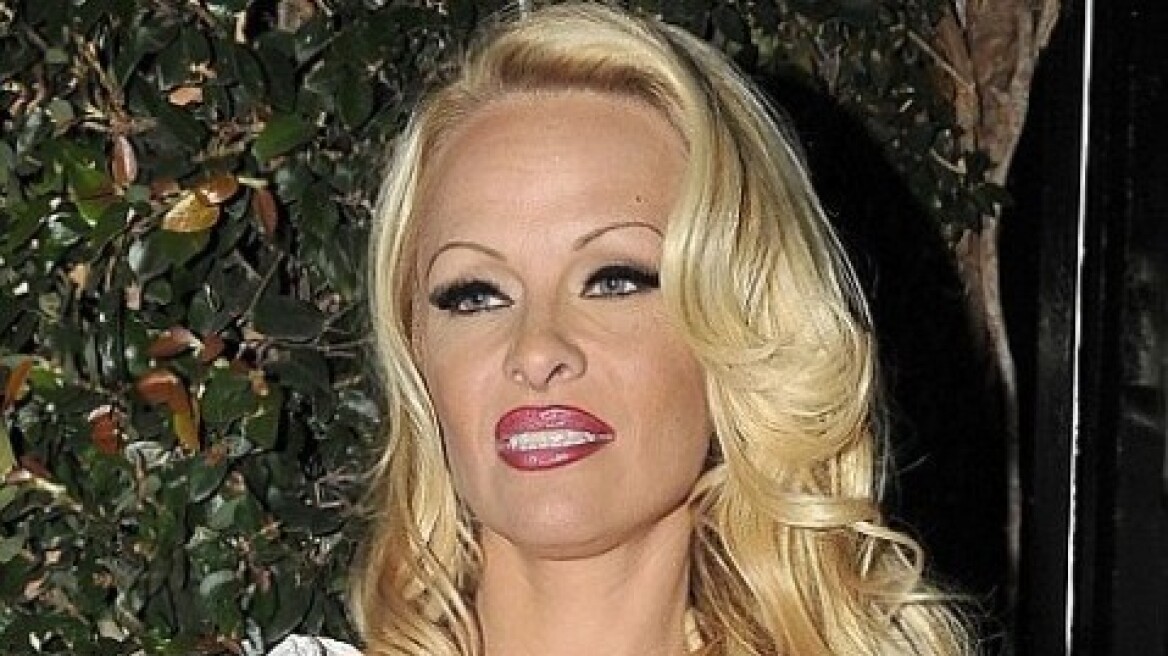 Η τρομακτική... Pamela Anderson!