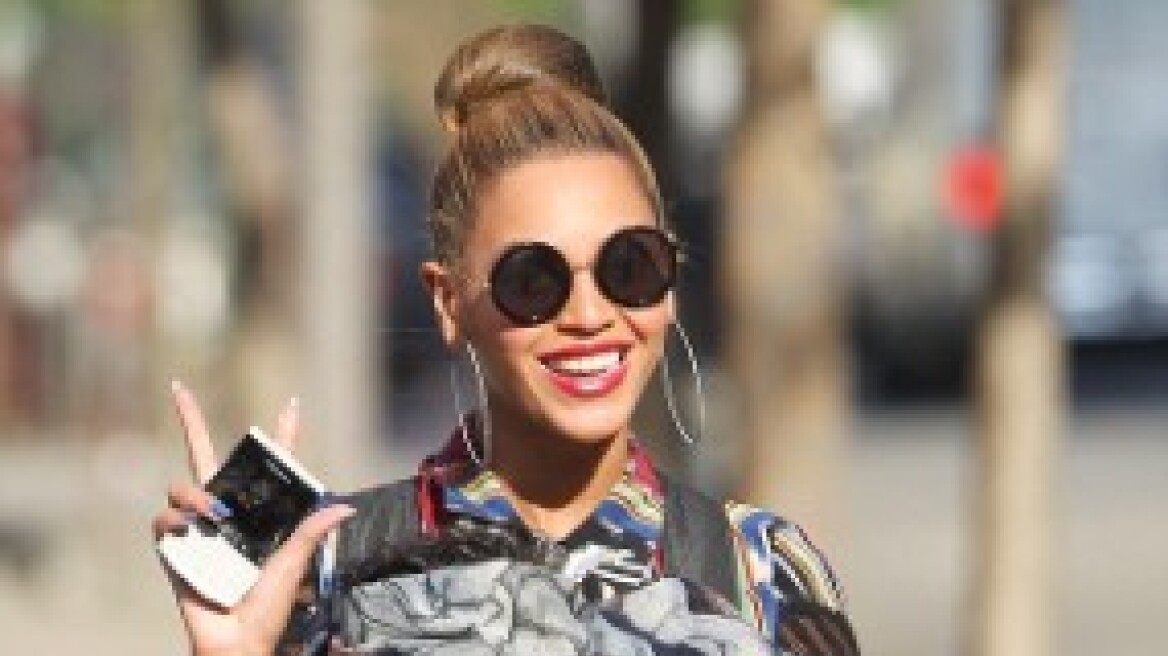 Βόλτα με την κορούλα της η Beyonce