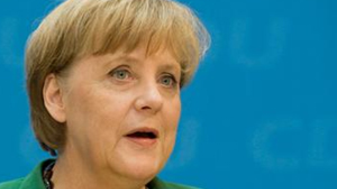 Μέρκελ: «Τηρήστε τις δεσμεύσεις για να παραμείνετε στην ευρωζώνη»