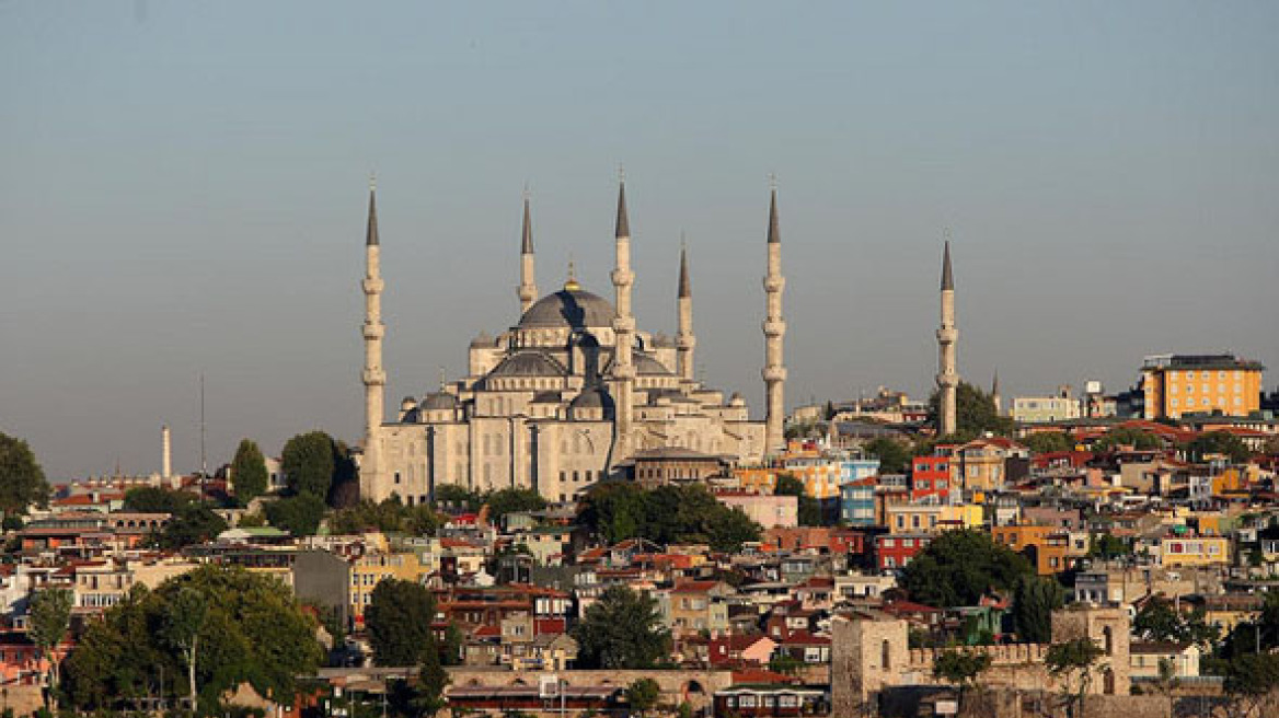 Συμπλοκές οπαδών στην Κωνσταντινούπολη 