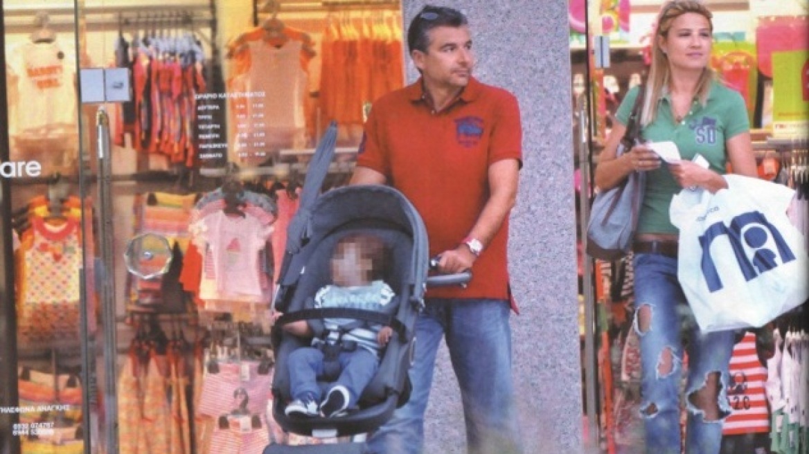 Σκορδά - Λιάγκας: Shopping με τον μικρό τους γιο 
