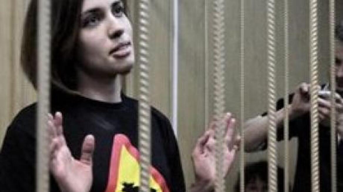 Ρωσία: Στη φυλακή τρία μέλη του συγκροτήματος Pussy Riot                  