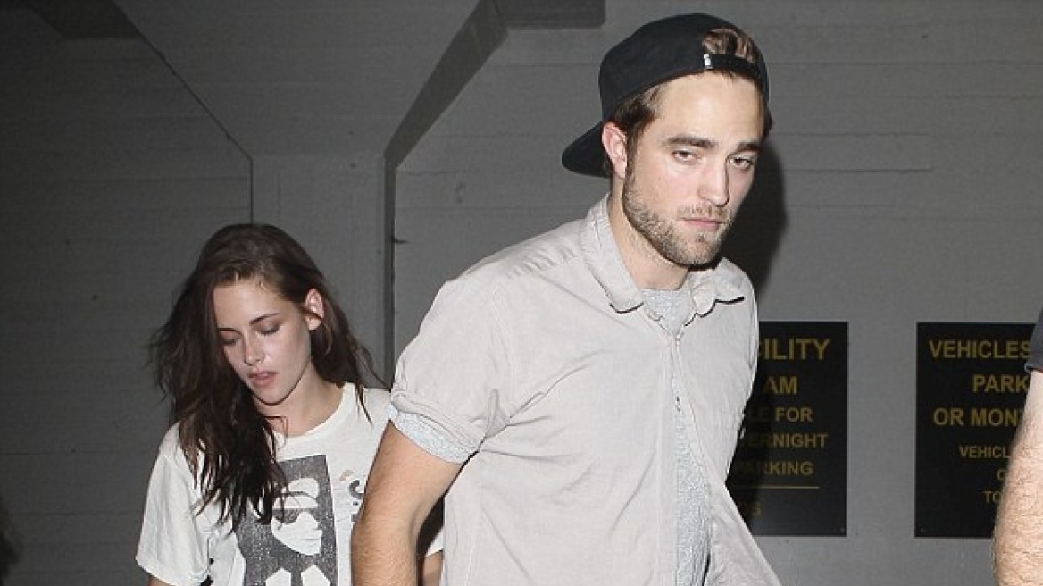 Τα μαζεύει και φεύγει από το σπίτι ο πληγωμένος Pattinson 