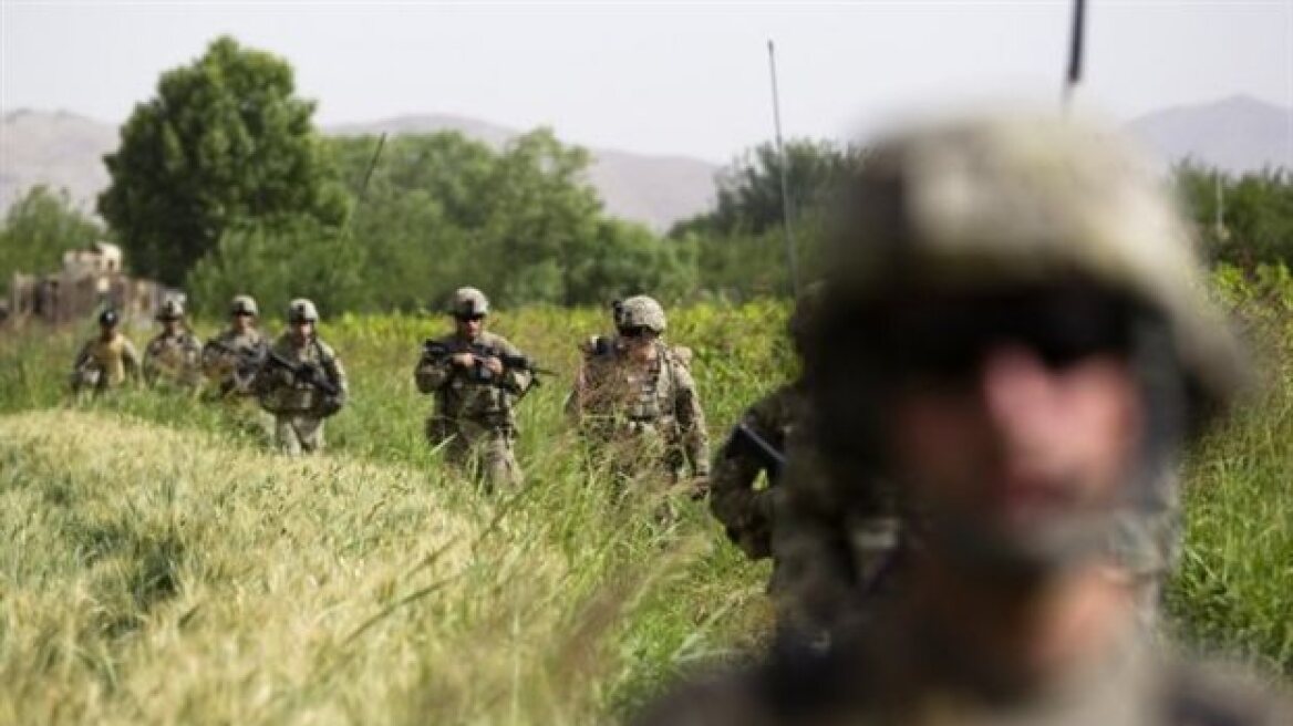 Δύο στρατιώτες του ΝΑΤΟ και τρεις Αφγανοί νεκροί σε επιθέσεις 