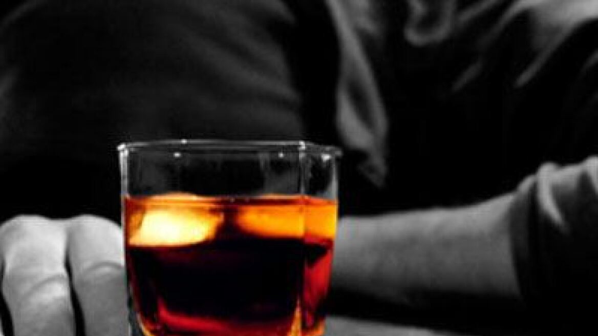 Μεθυσμένος αλλοδαπός  κινδύνευσε να πνιγεί στη Χίο! 