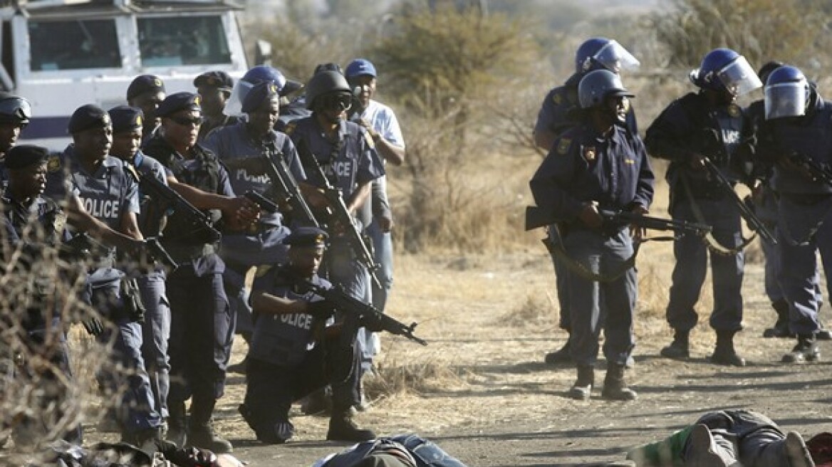 Αιματηρή καταστολή απεργίας με 36 νεκρούς στη Ν. Αφρική