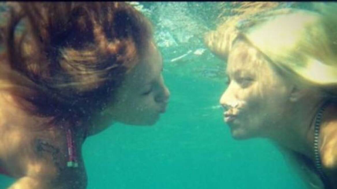Το υποβρύχιο φιλί της Τάμτα