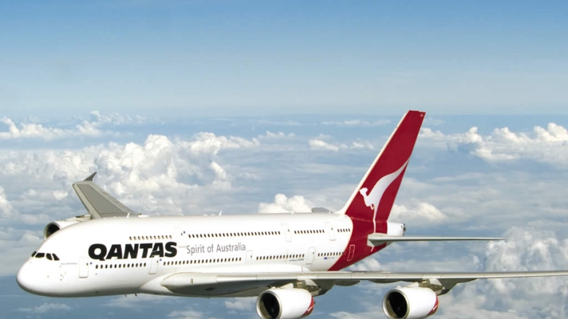 Πιλότοι «αρπάχτηκαν» μέσα σε αεροπλάνο της Qantas