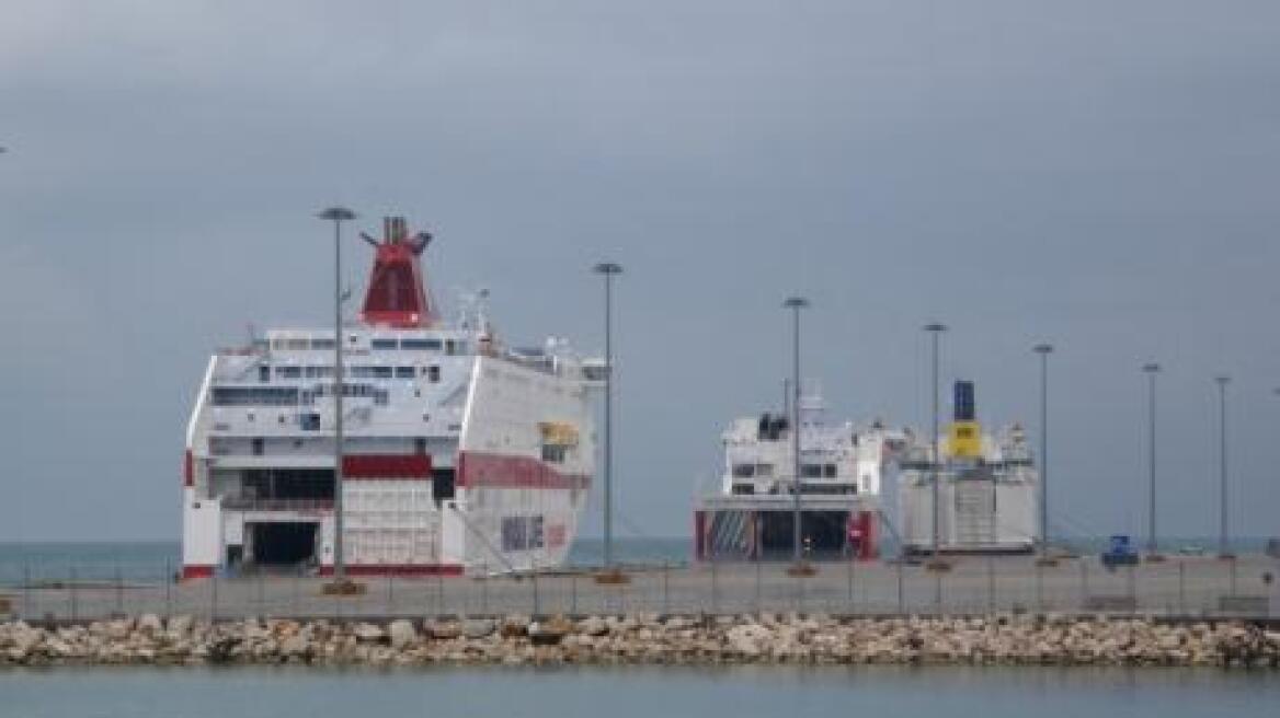Συνελήφθησαν αλλοδαποί με πλαστά διαβατήρια στο λιμάνι της Πάτρας