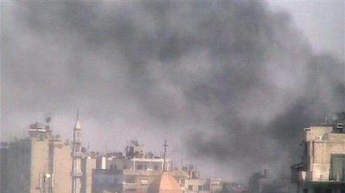 Σφοδρούς βομβαρδισμούς καταγγέλλει η αντιπολίτευση στη Συρία 
