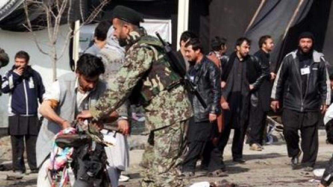 Δώδεκα νεκροί από επίθεση αυτοκτονίας στο Αφγανιστάν 
