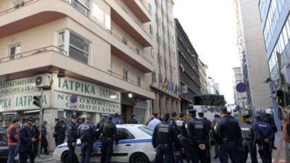 Απετράπη η αυτοκτονία ενός άνδρα στο κέντρο της Αθήνας