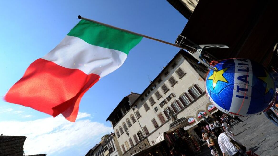 Financial Times: «Ακυβέρνητος γουρουνόλακος η Ιταλία»