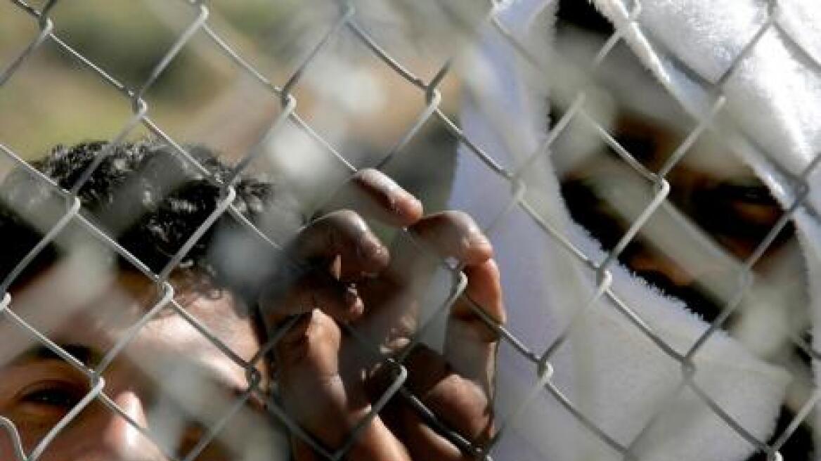 Απεργία πείνας χιλιάδων μεταναστών στα κέντρα κράτησης