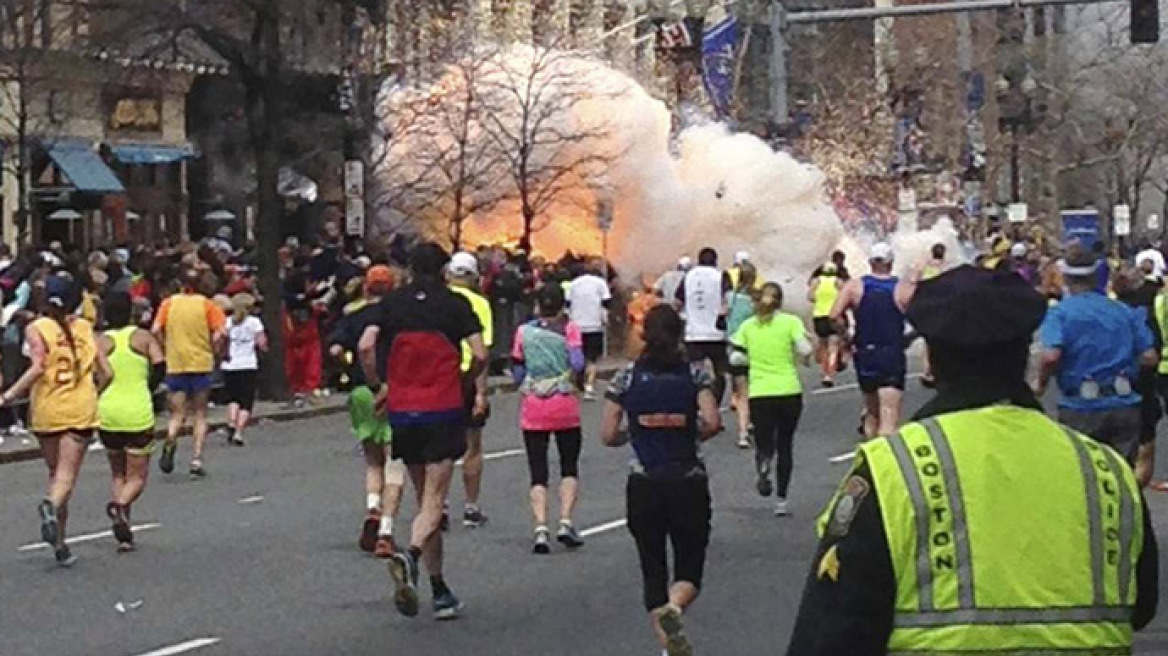 Δείτε το πιο συγκλονιστικό βίντεο με τις εκρήξεις στη Βοστώνη