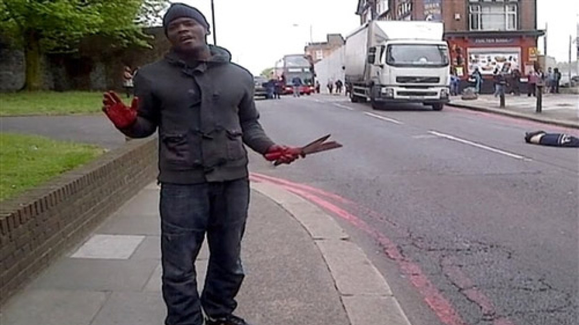 Λονδίνο: Δείτε το βίντεο-σοκ με τον μακελάρη του στρατιώτη