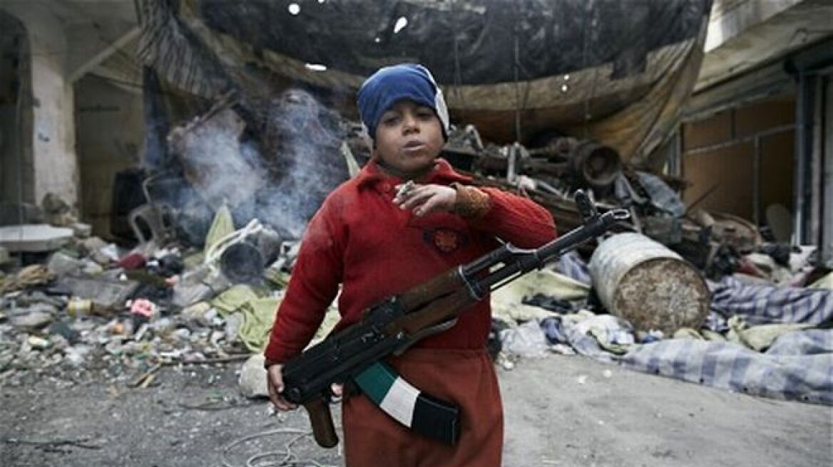 Συγκλονιστικό βίντεο με 8χρονο στις μάχες της Συρίας