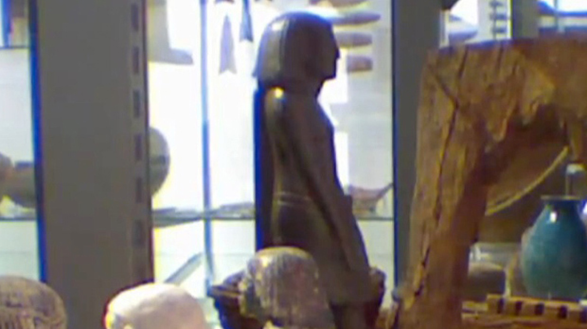 Βίντεο: Αιγυπτιακό άγαλμα σε βρετανικό μουσείο κινείται μόνο του!