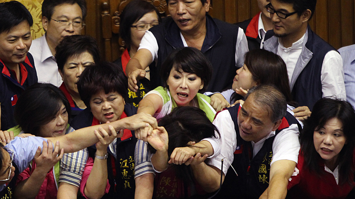 Ξύλο στη Βουλή της Ταϊβάν