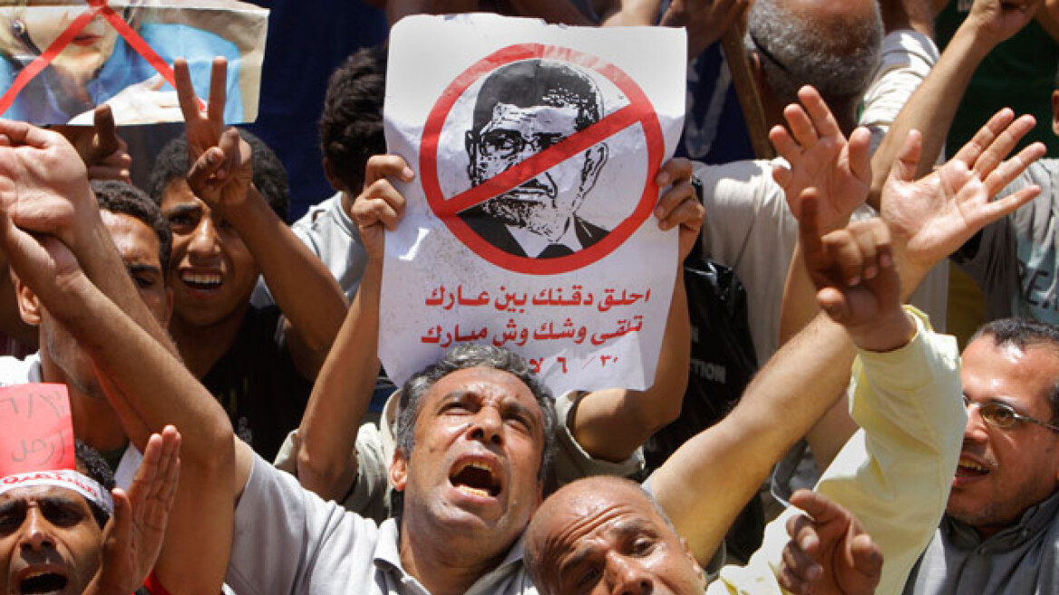 Αίγυπτος: Τουλάχιστον 16 νεκροί σε διαδηλώσεις κατά του Μόρσι 