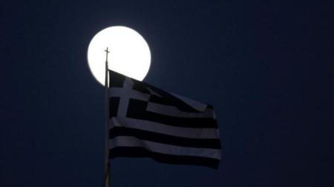 Reuters: Το σενάριο η Ελλάδα να ορθοποδήσει είναι ουτοπικό
