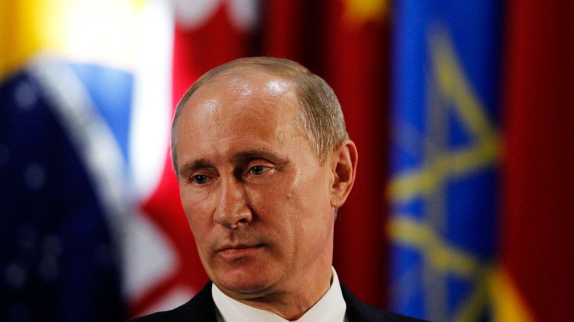 Πούτιν εγκαλεί Ομπάμα για τον «εγκλωβισμό» Σνόουντεν στη Μόσχα