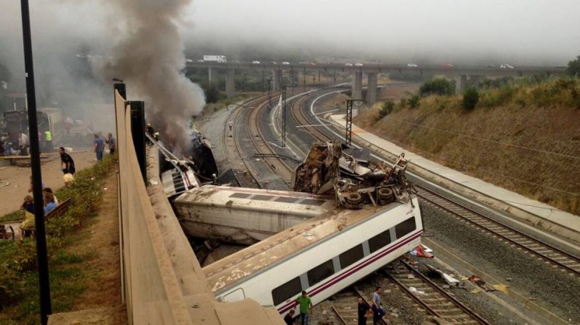 Τραγωδία με εκτροχιασμό τρένου στην Ισπανία